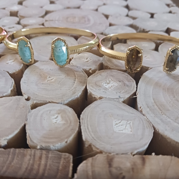 Australian Jade Bracelet - Picture 2 of 4